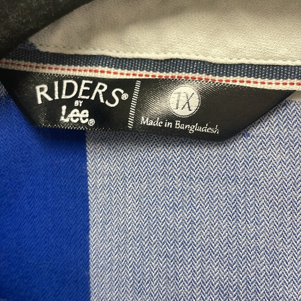 Riders by Lee Women’s 1X Blue and White Plaid Casual Button Up Shirt - Picture 6 of 7